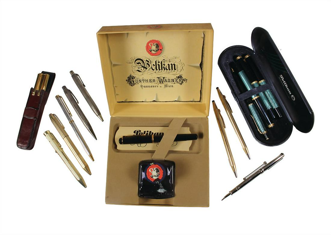 lot writing things: 1 PELIKAN piston fountain pen (M) with inkpot (4001 royal blue) and  original (1 of 1)