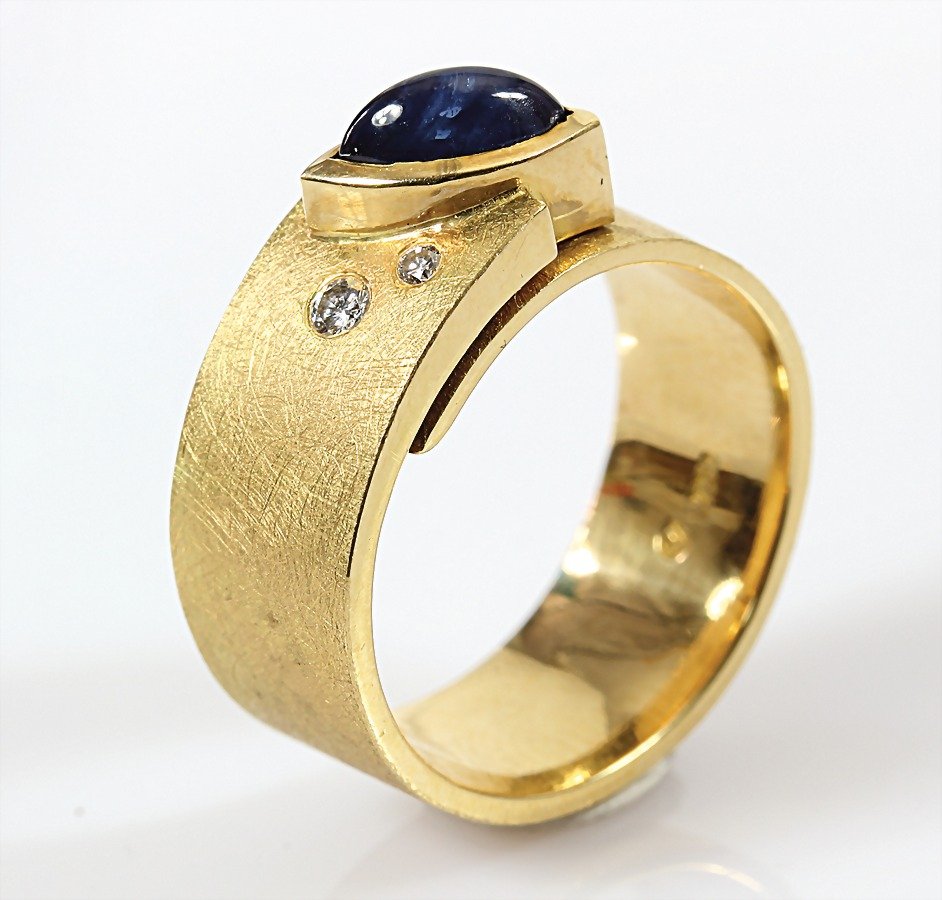 Ring, SIEGFRIED BECKER, GG 750/000, feiner Saphir in (1 of 1)