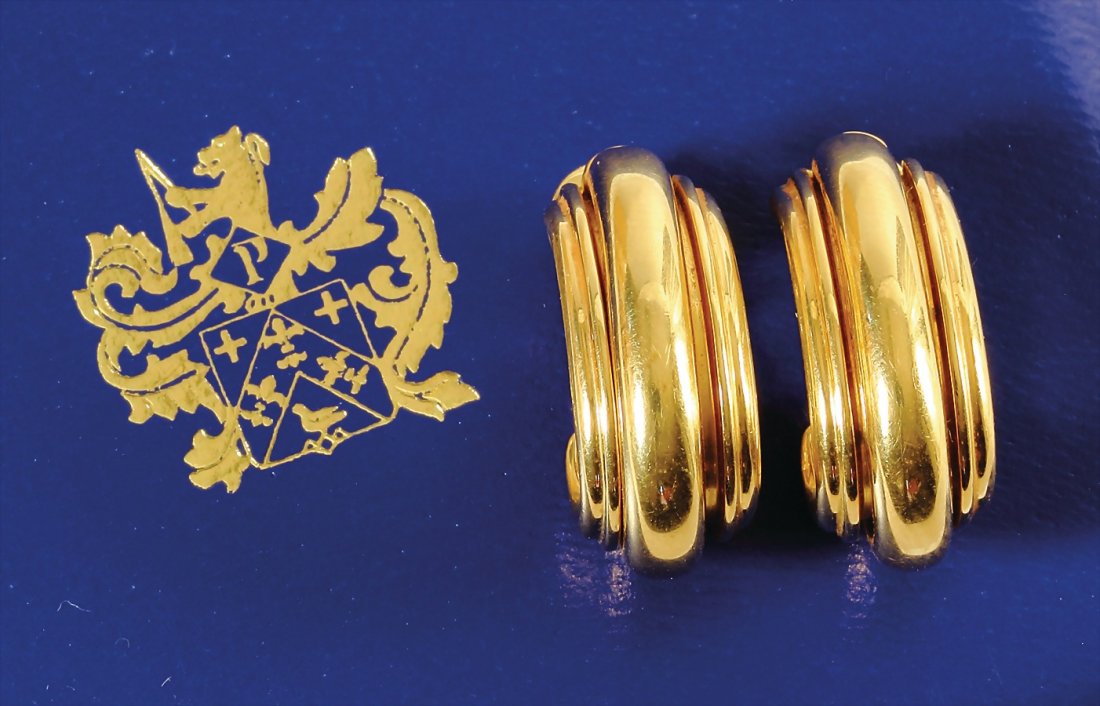 Schwer gearbeitete Ohrclips von PIAGET, GG 750/000, H = (1 of 1)