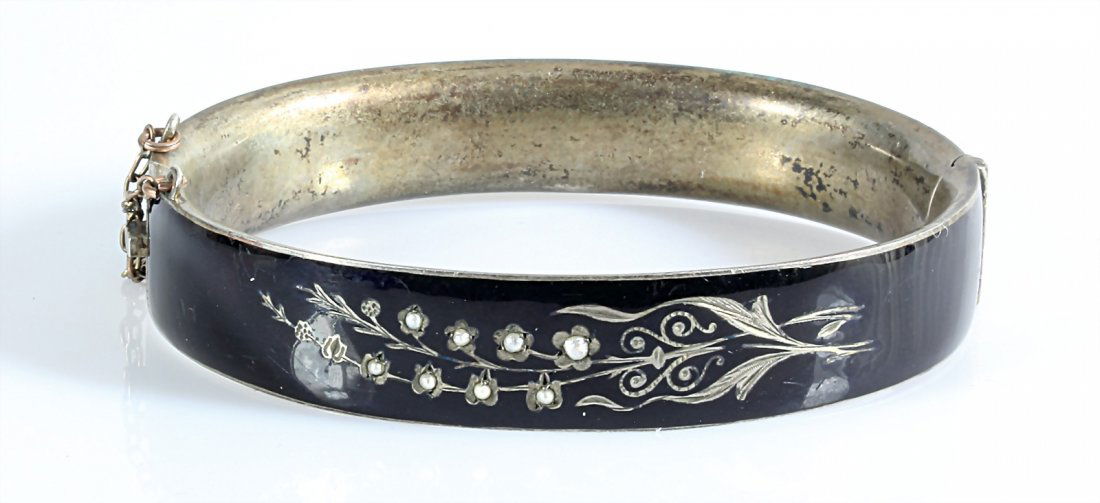 Armreif 2.Hälfte 19.Jhd., schwarzes Emaille mit 8 (1 of 1)