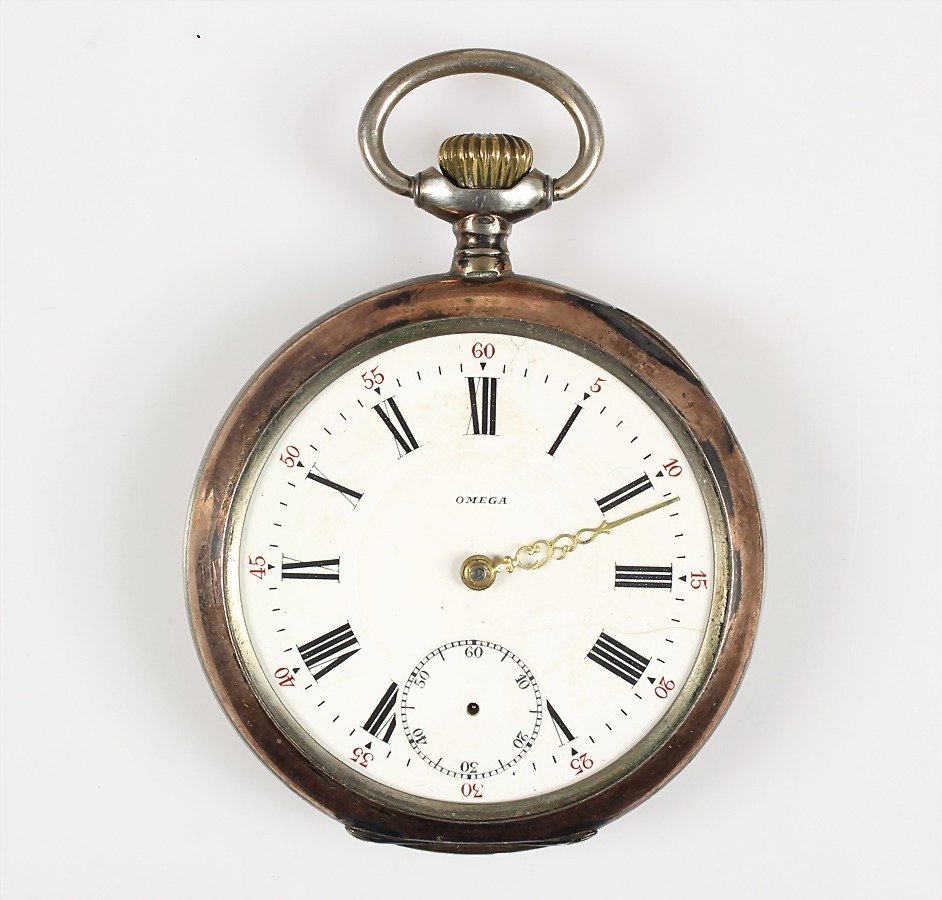 Herren-Taschenuhr "OMEGA", Silber 800/000,: Herren-Taschenuhr "OMEGA", Silber 800/000, weißes E.Z. Blatt (1 - 2 feine Haarrisse) röm. u. arab. Zahlen, kl. Sekunde auf 6 Uhr, feiner Zeiger, Vollankerwerk, sig: OMEGABrequetsp