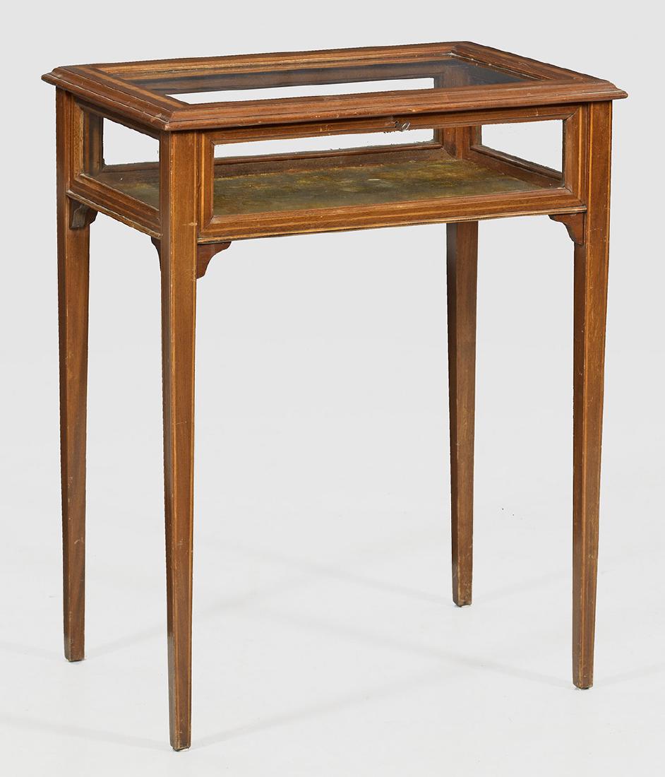 Edwardianischer Vitrinentisch (1 of 1)