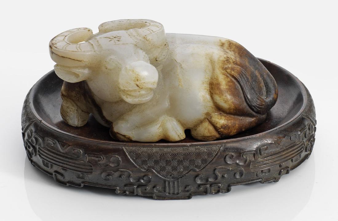 Jade-Figur eines Wasserbüffels (1 of 1)