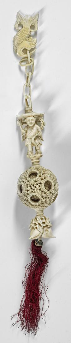 Prachtvolle Elfenbein-Schnitzerei einer Sphä (1 of 1)