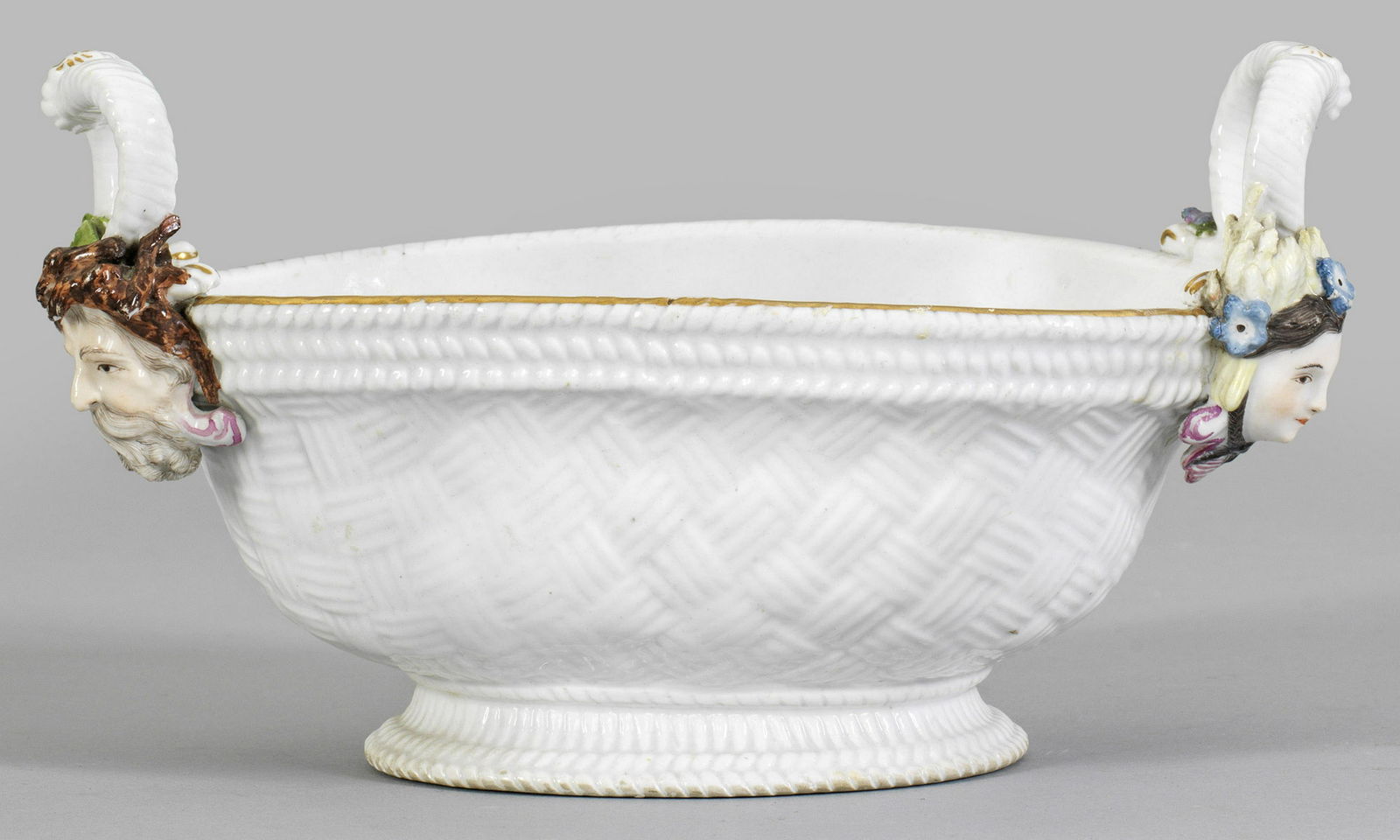 Henkelkorb mit Maskaron- und Blumendekor (1 of 2)