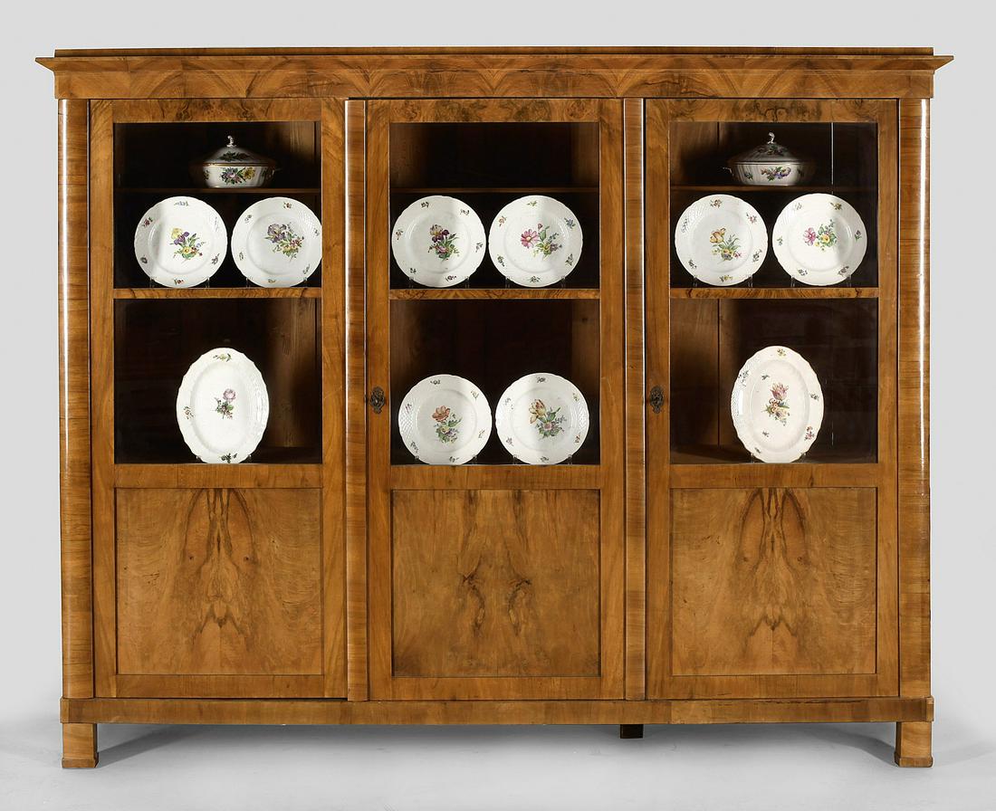 Großer Vitrinenschrank (1 of 1)