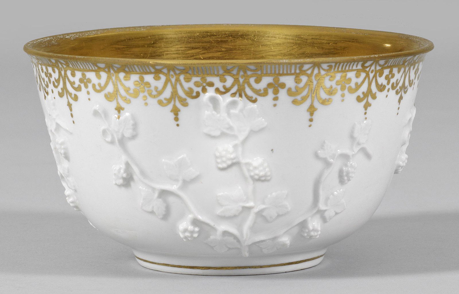 Zierkumme mit Prunusrelief (1 of 1)