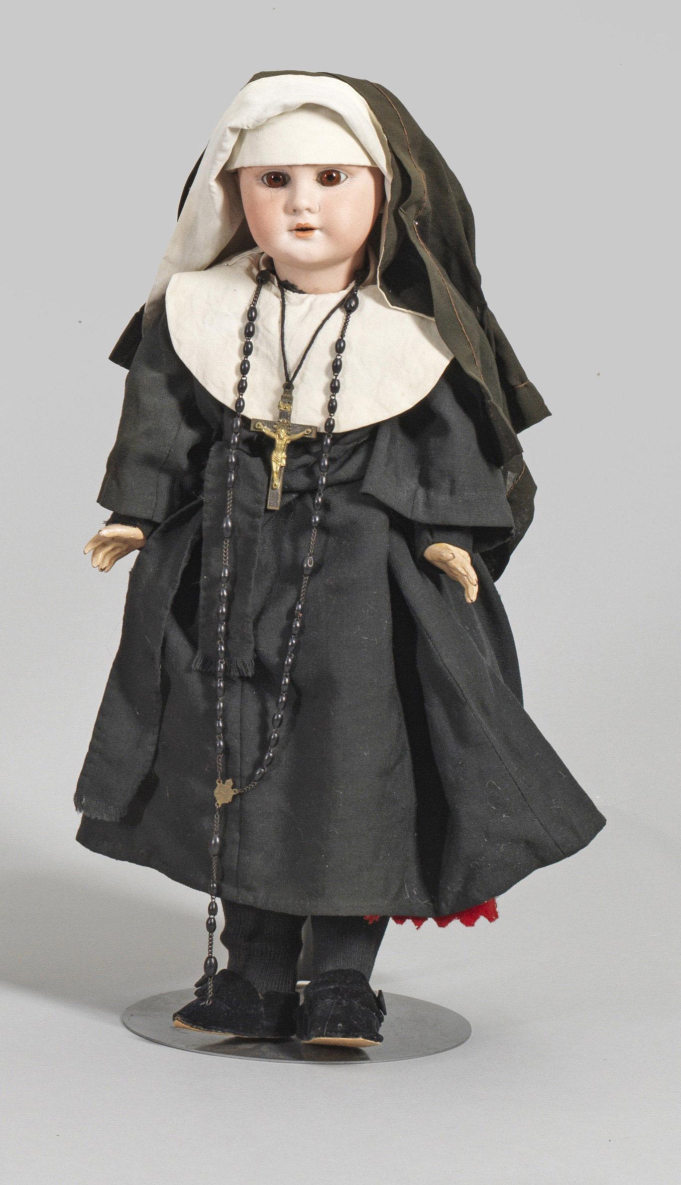 Nonnenpuppe von LeConte & Co. (1 of 1)