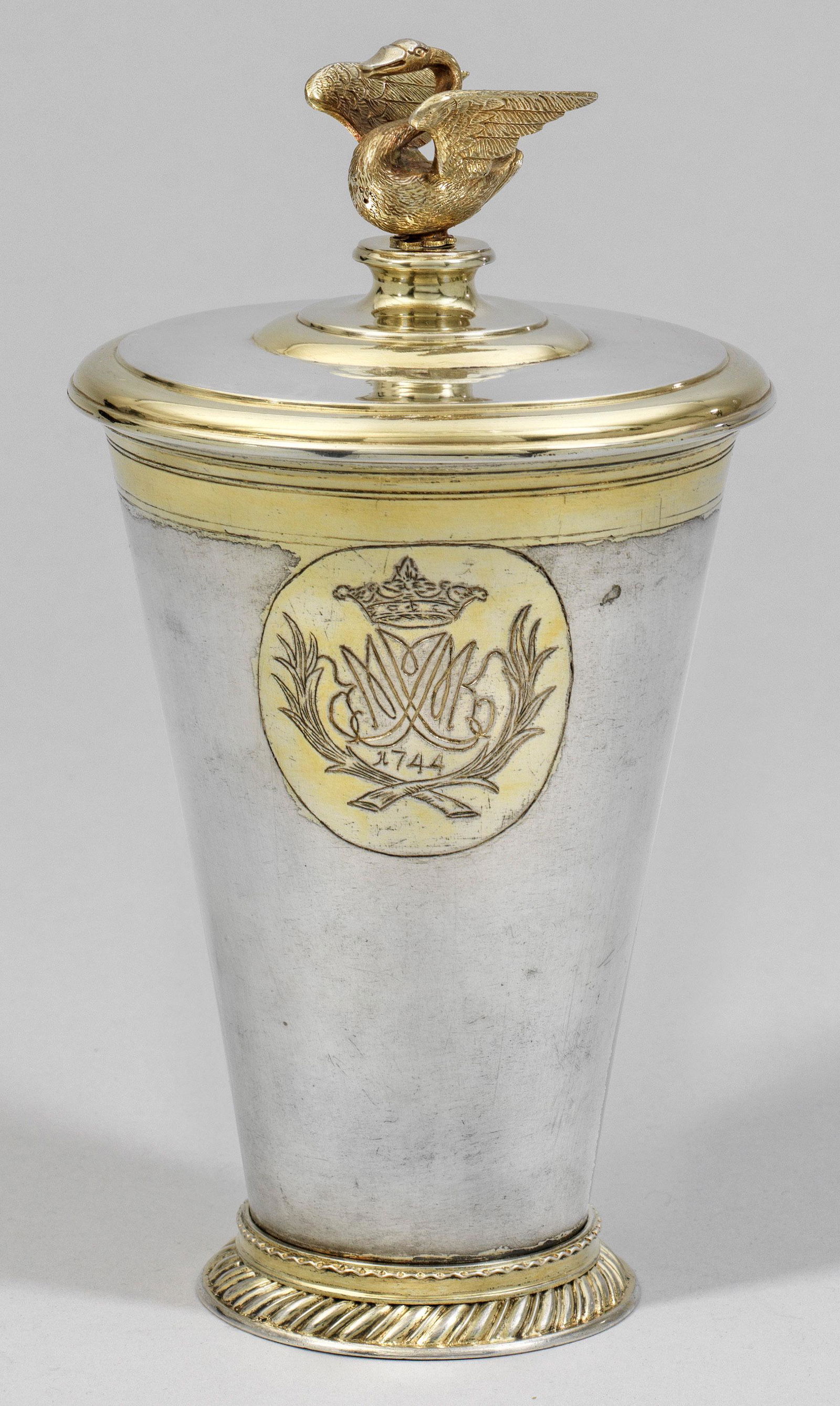 Stangenbecher mit Deckel (1 of 1)