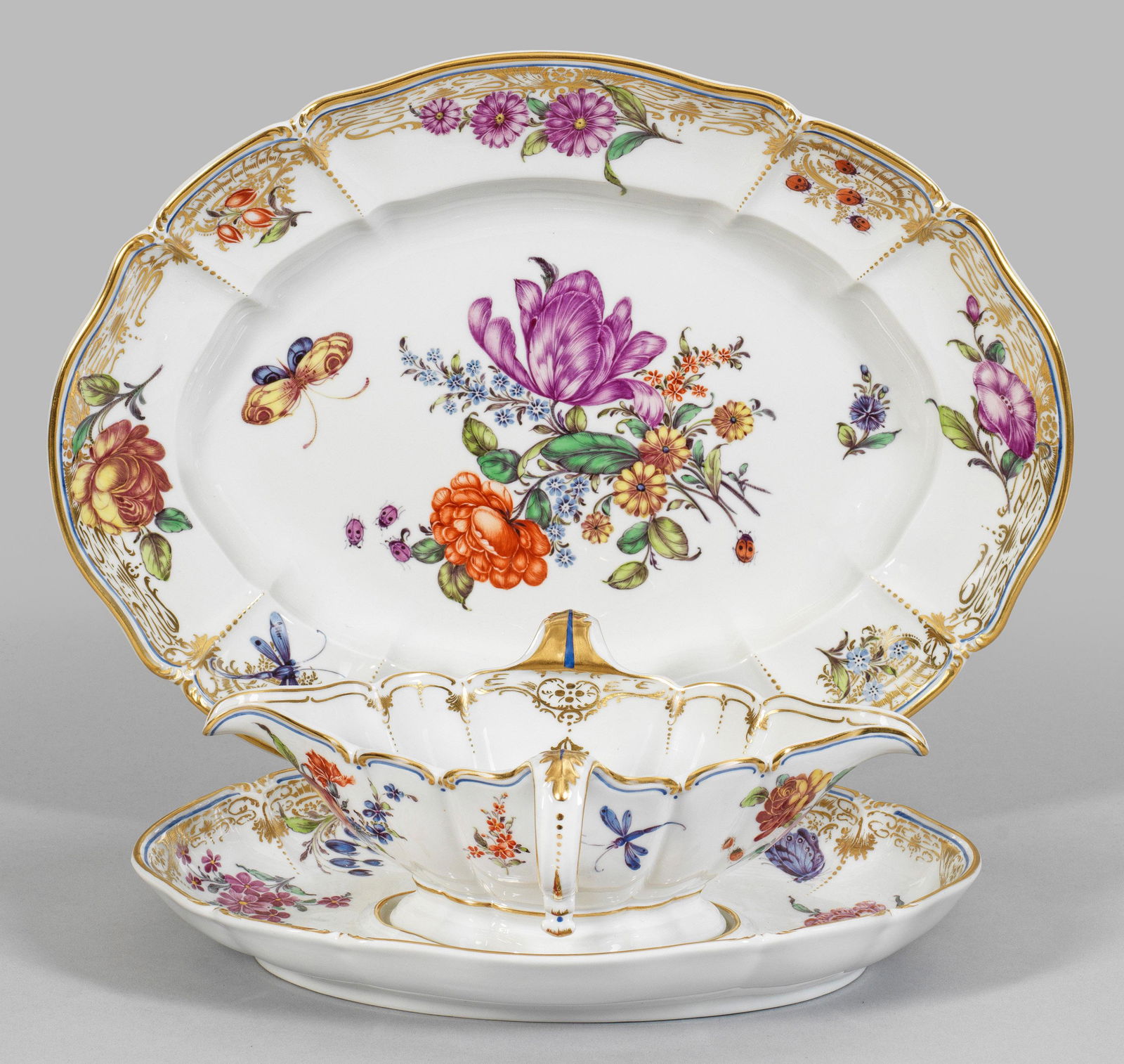 Prächtige Sauciere und Anbietschale mit Dekor (1 of 1)