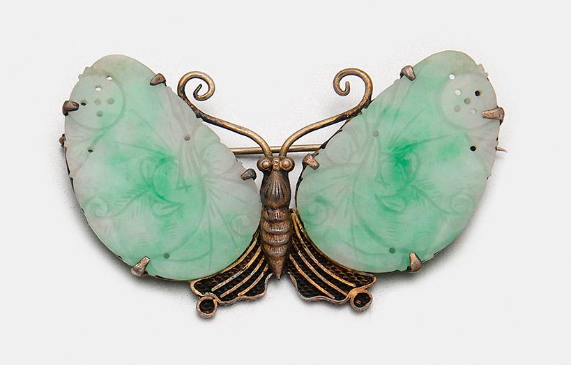 Filigranes Jugendstil-Collier und Jade-Brosche (1 of 1)