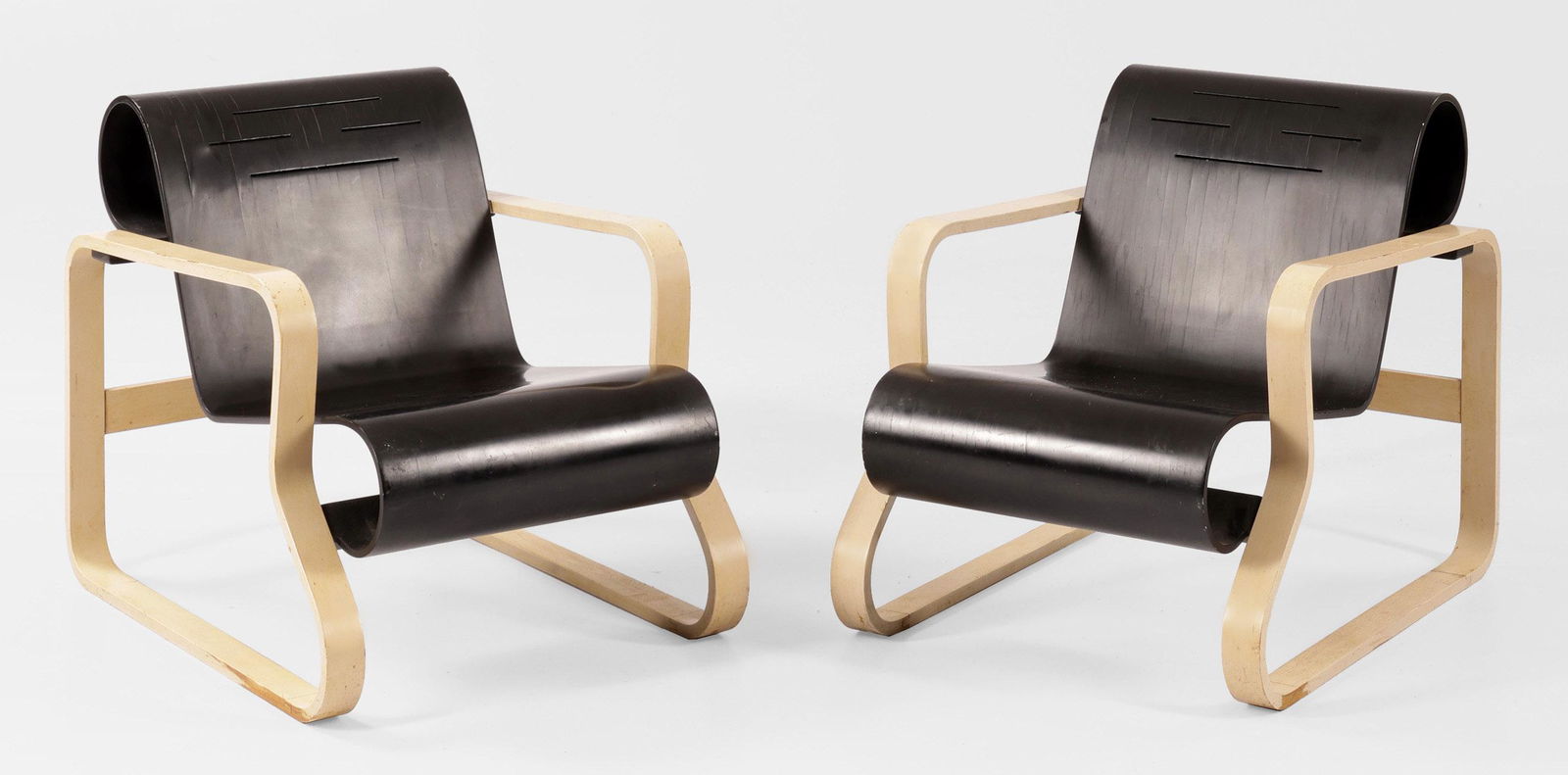 Paar "Paimio" Sessel nach einem Entwurf von Alvar Aalto (1 of 1)