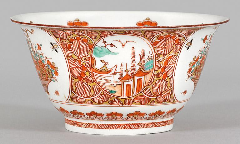 Seltene Zierkumme mit "Famille rose"-Dekor (1 of 3)