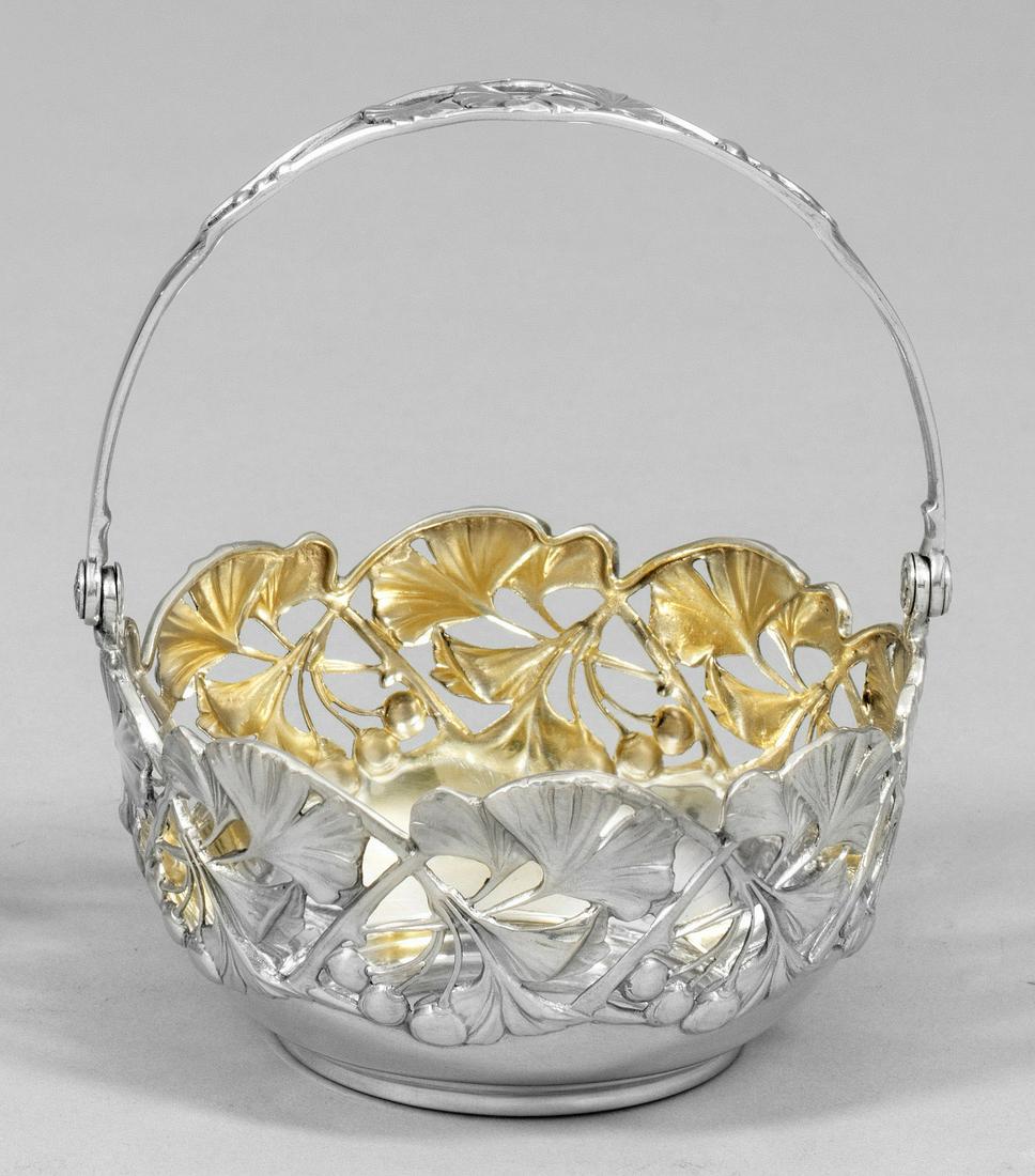 Kleiner Jugendstil-Korb mit Ginkgo-Dekor (1 of 1)