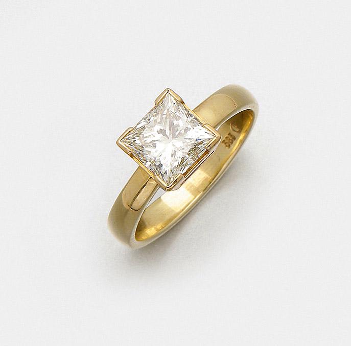 Hochfeiner Diamant-Solitärring (1 of 1)