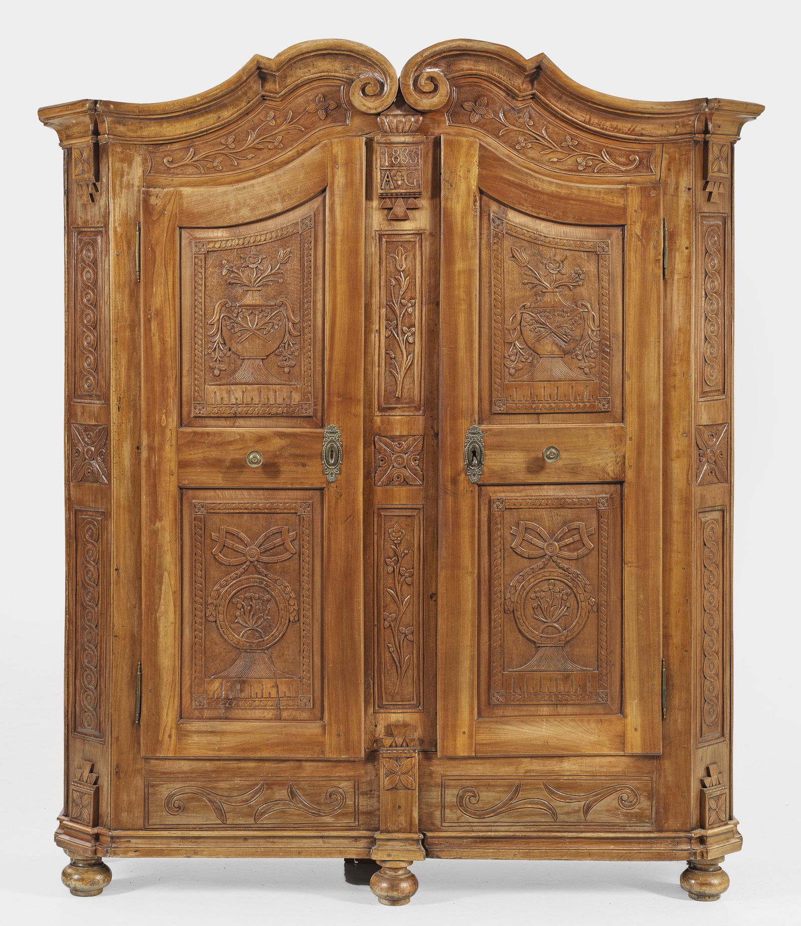 Klassizistischer Dielenschrank (1 of 1)