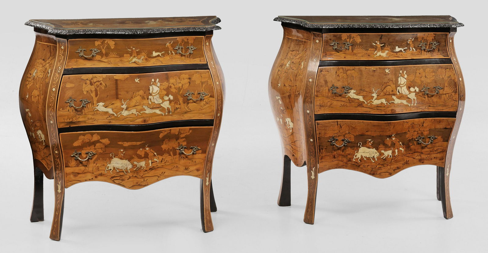 Paar Salonkommoden im Barock-Stil (1 of 1)