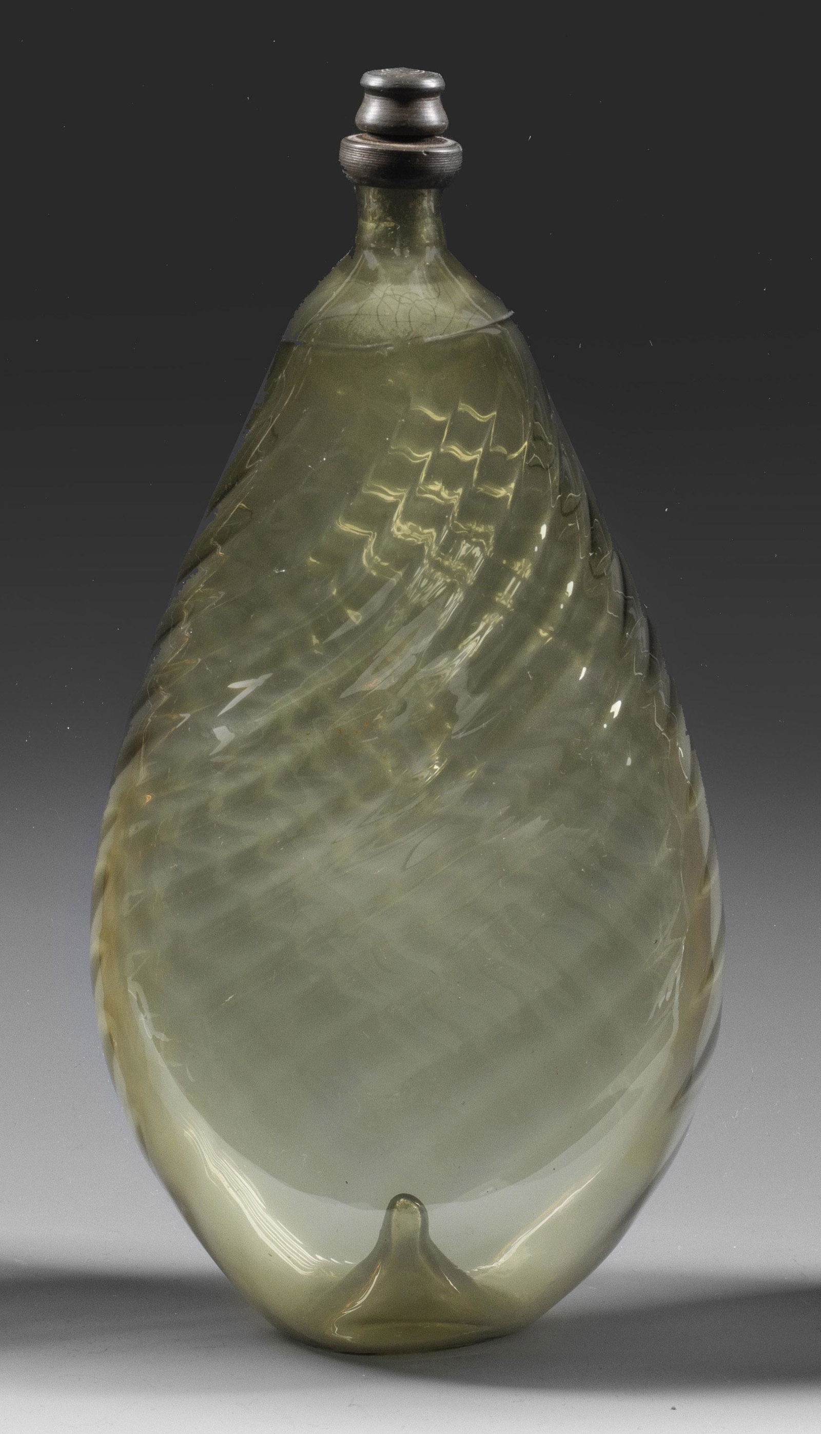 Barocke Nabelflasche (1 of 1)