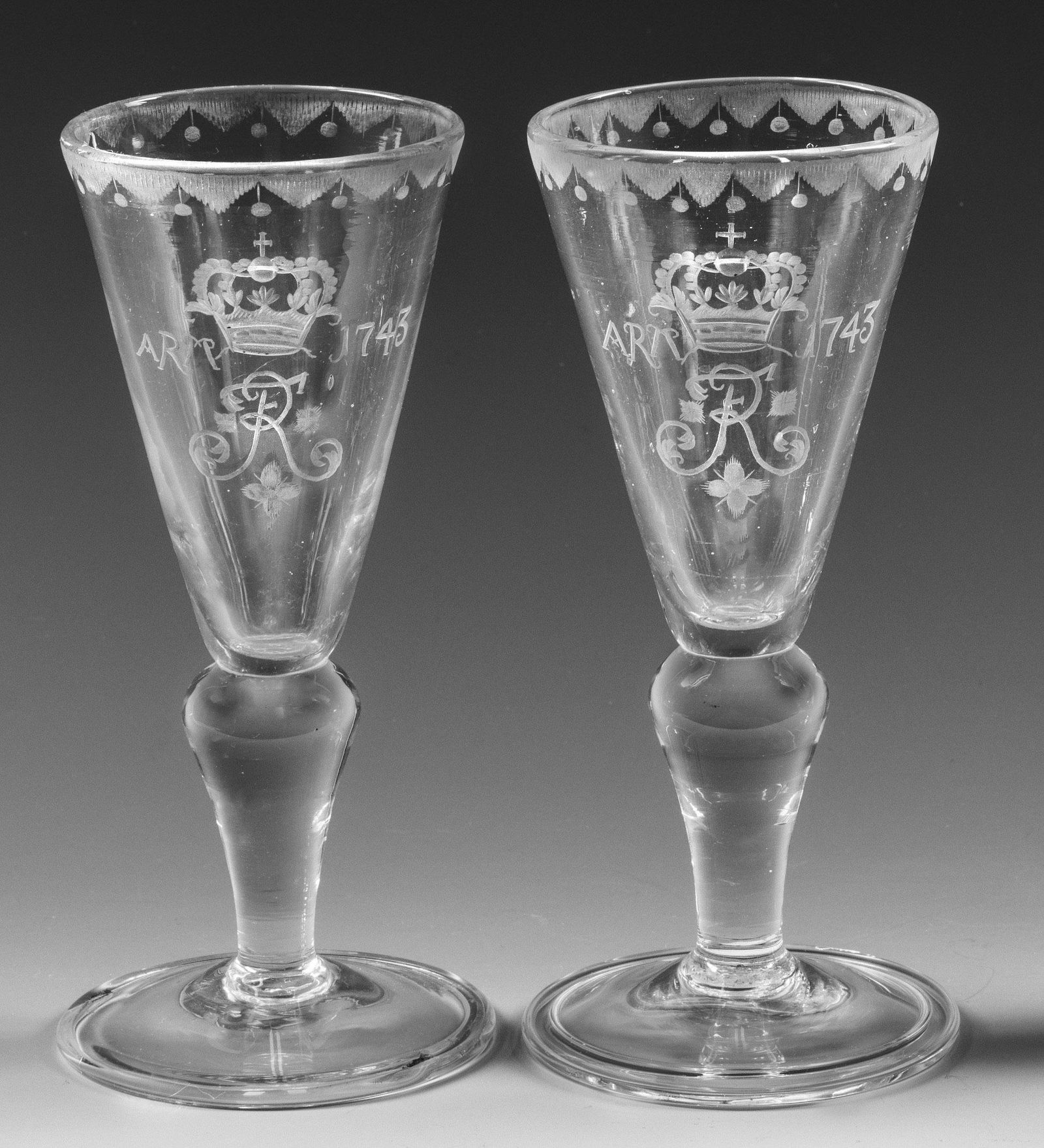Paar Pokale mit dem Monogramm KÃ¶nig Friedrich II. (1 of 1)