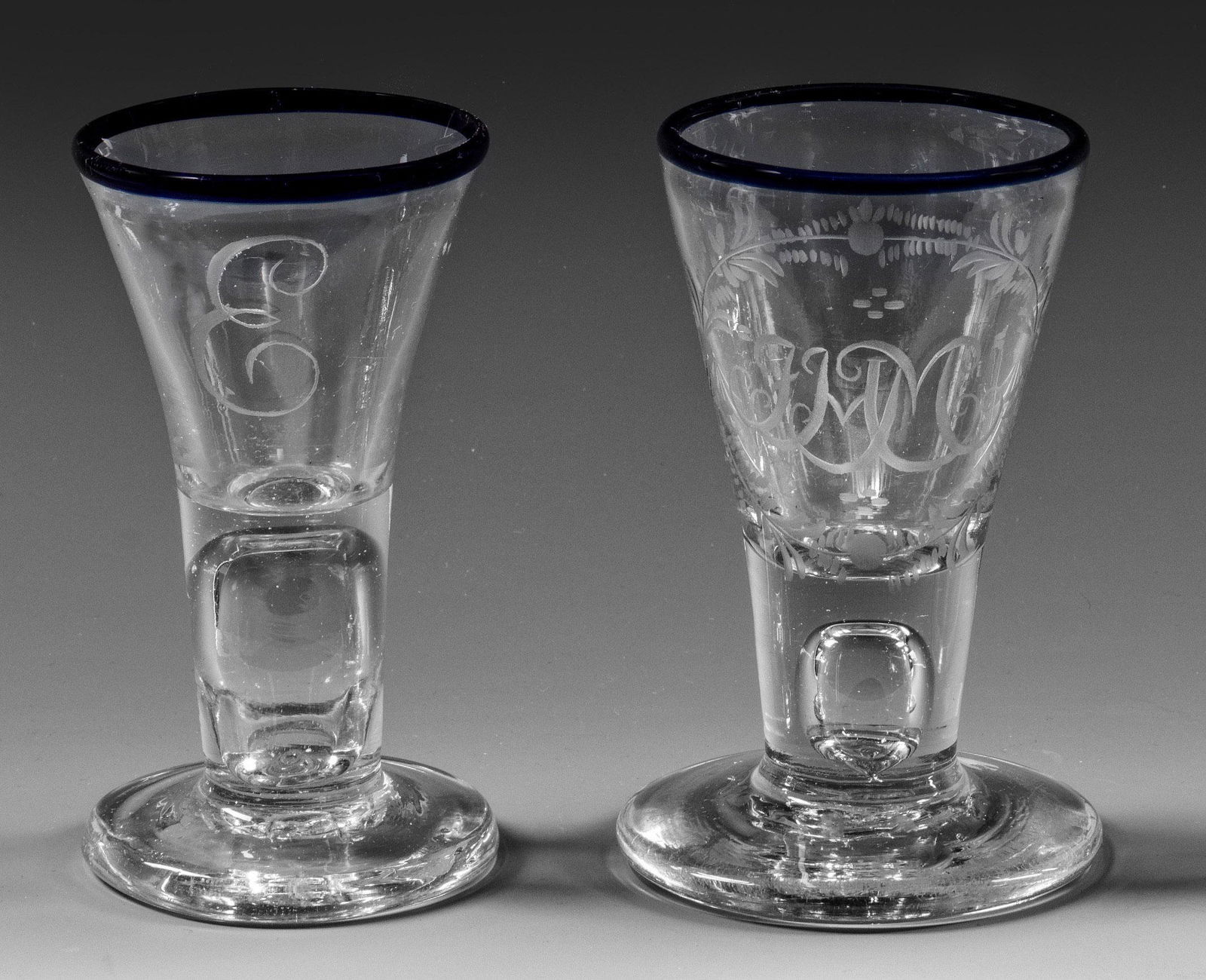 Zwei Lauensteiner Blaurand-SchnapsglÃ¤ser mit Monogramm (1 of 1)