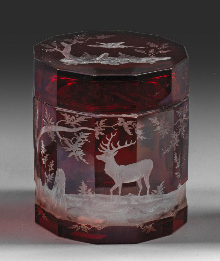 Zierdose mit Hirsch- und Fasandekor (1 of 1)