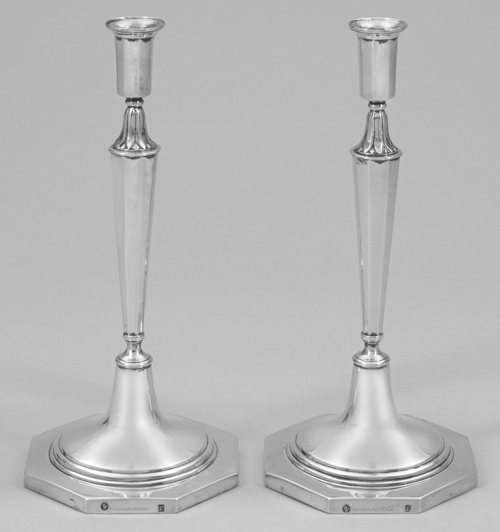 Paar Empire-Tafelleuchter (1 of 1)