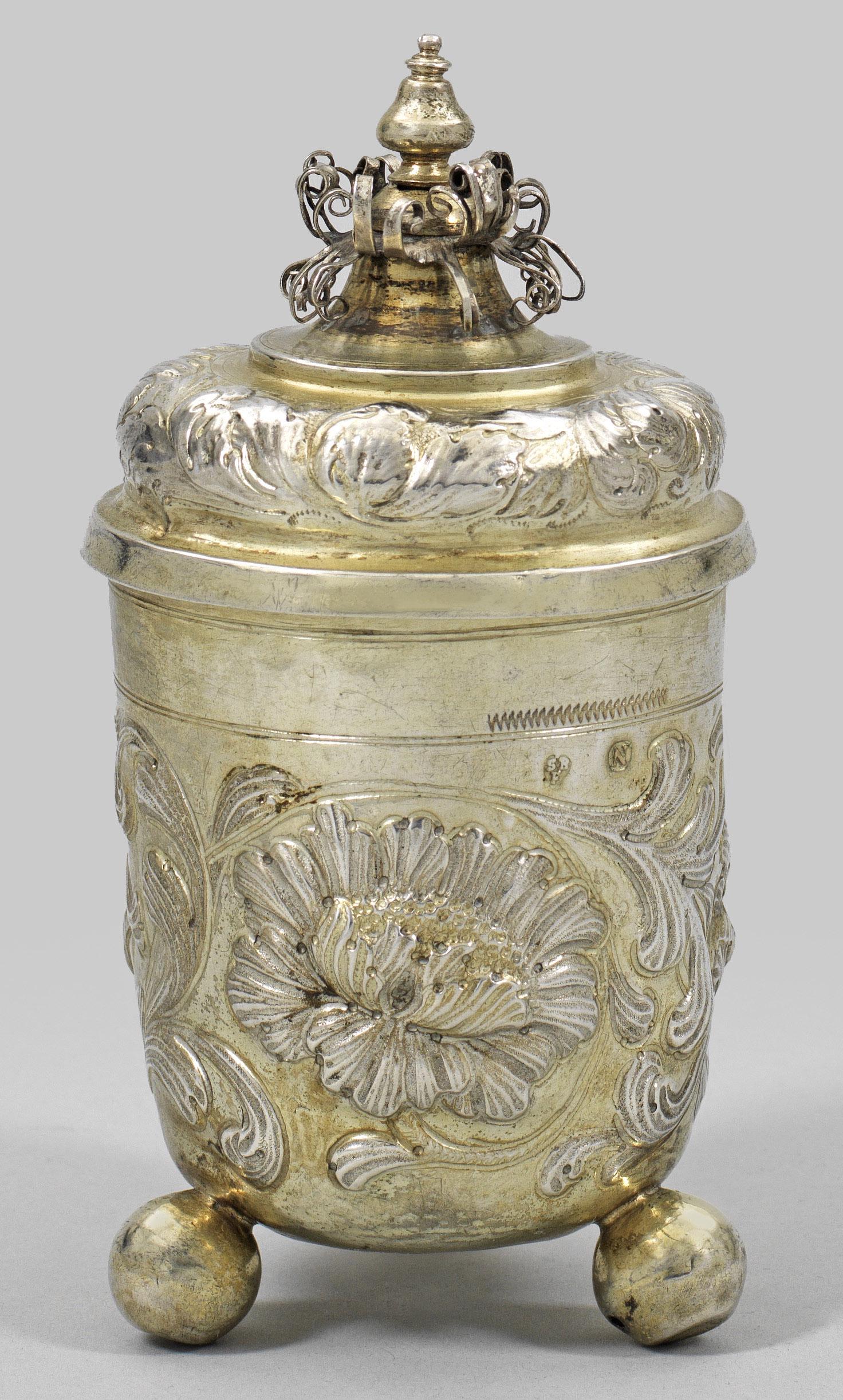 Barocker Deckel-KugelfuÃŸbecher (1 of 1)