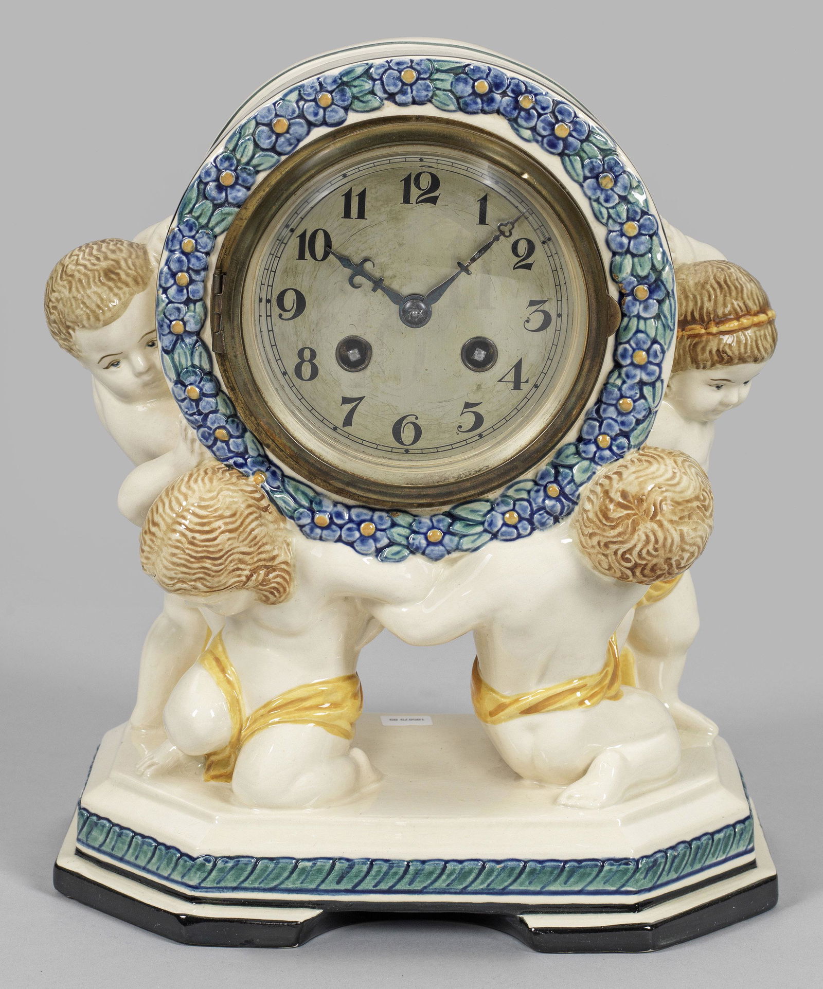 Karlsruhe-Tischuhr mit vier Putten (1 of 1)