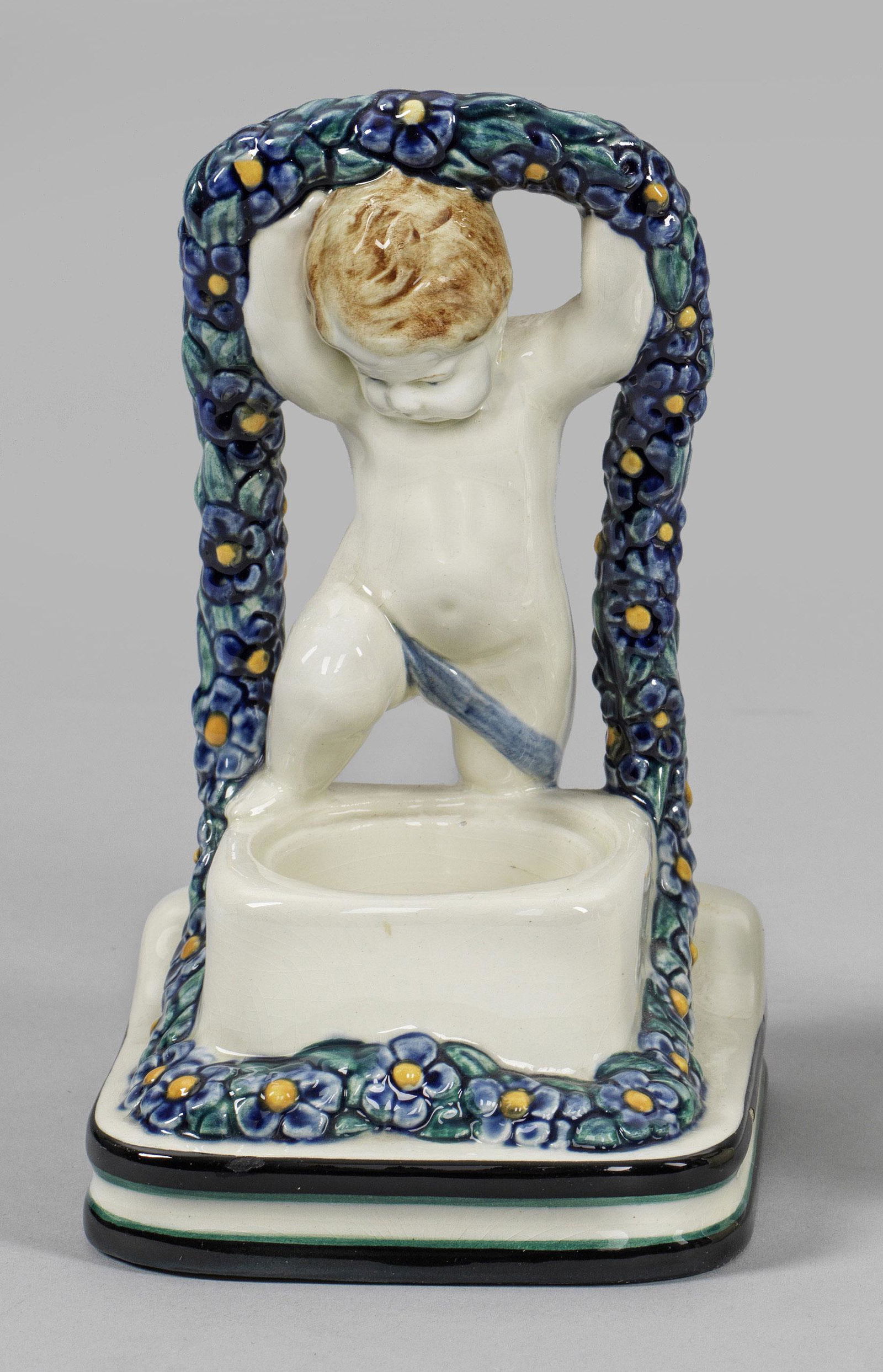 Karlsruhe-Tintenzeug mit Putto (1 of 1)