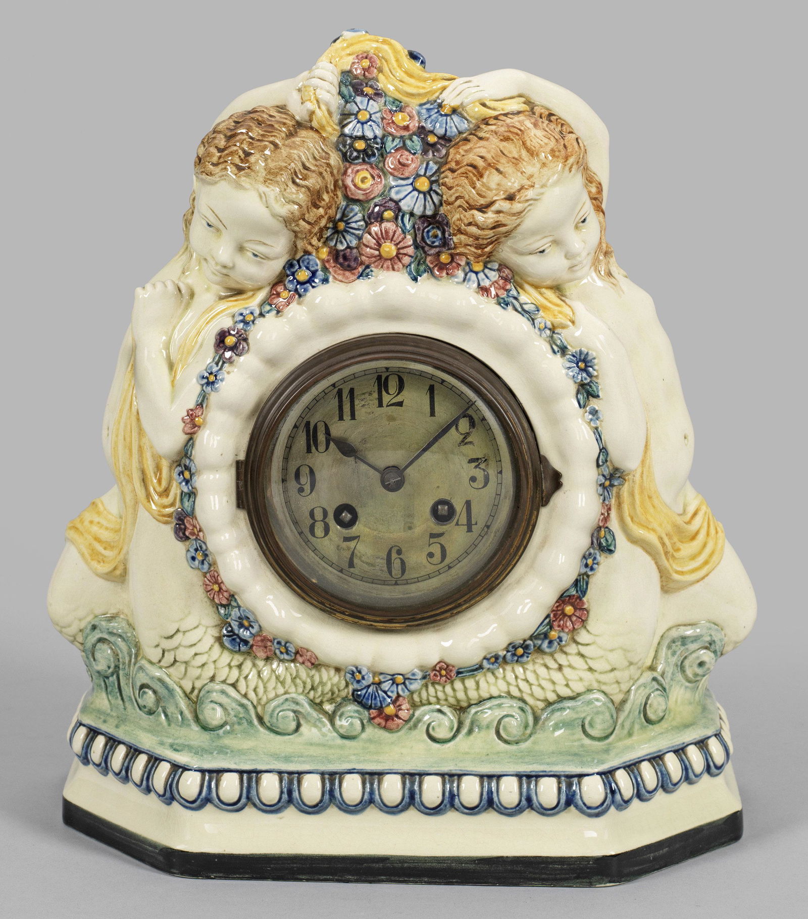 Seltene Karlsruhe-Tischuhr mit zwei Nixen (1 of 1)