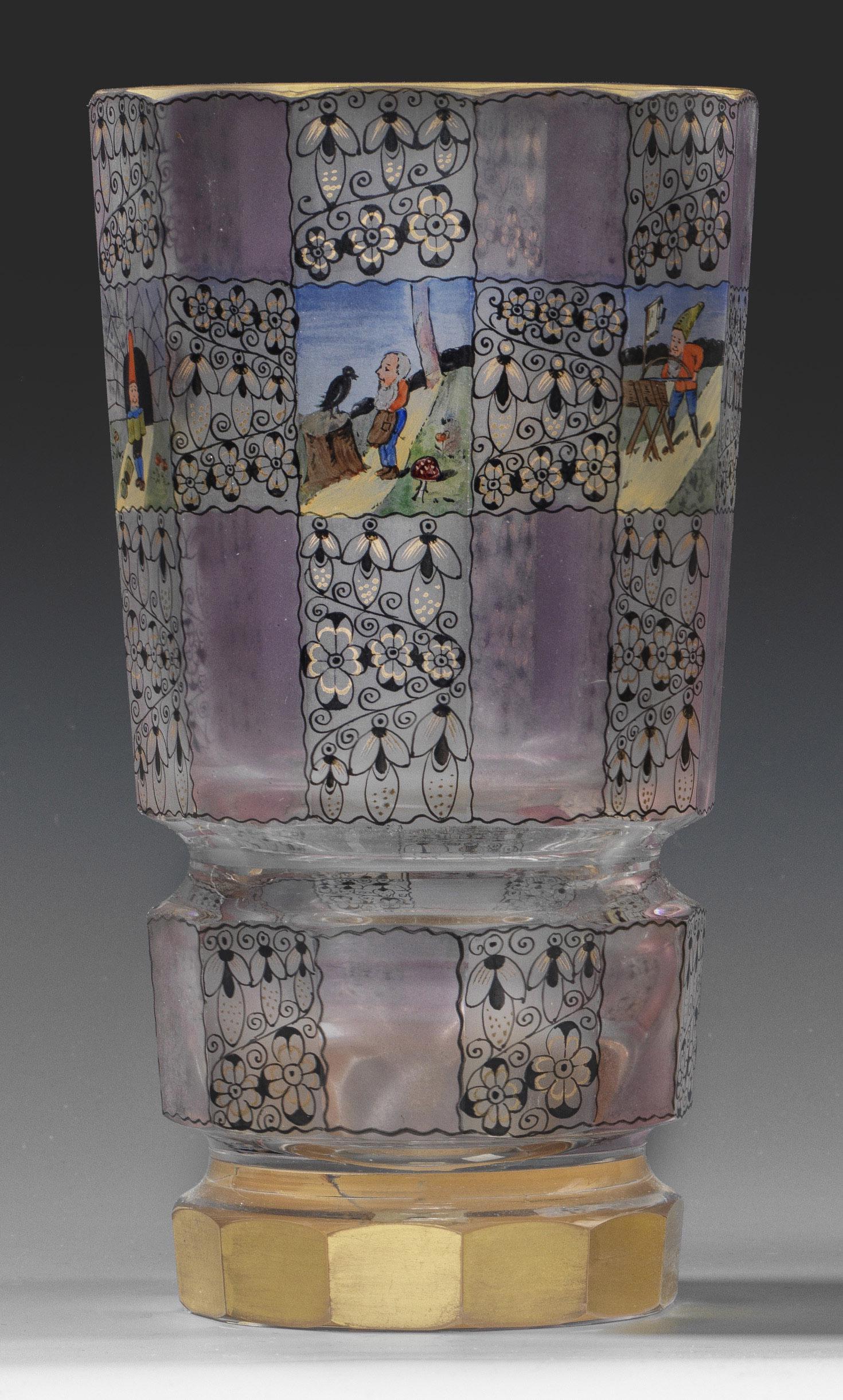 Bechervase mit Zwergendekor (1 of 1)