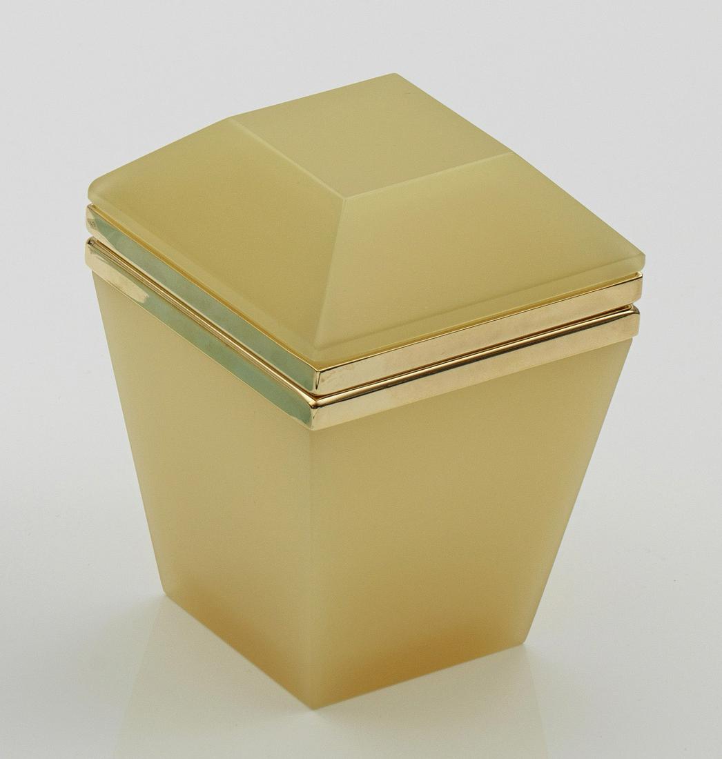 Art DÃ©co-Dose in Diamantform (1 of 1)