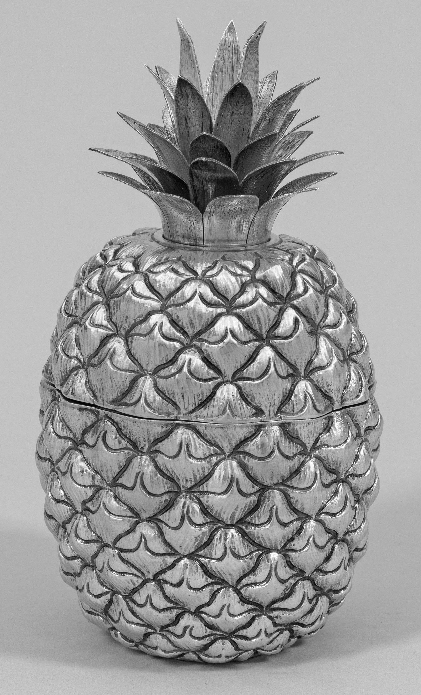 Dekorative Dose in Form einer Ananas (1 of 1)