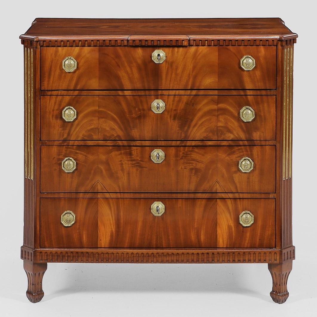 Louis XVI-Kommode (1 of 1)