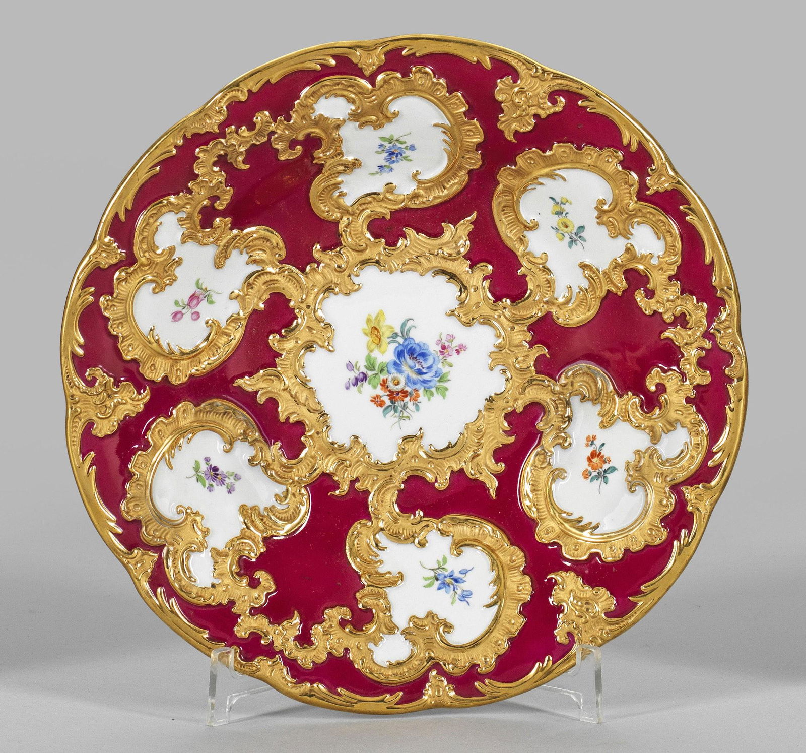 Prunkschale mit floralem Dekor (1 of 1)