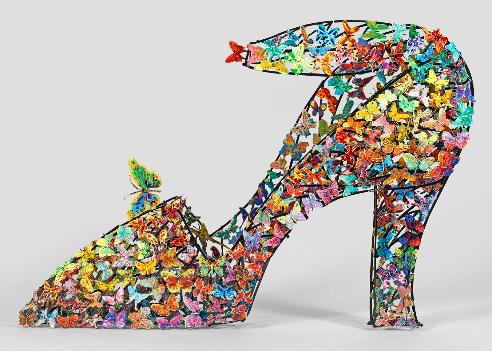 David Gerstein: (Geb. 1944 Jerusalem) "Wandskulptur "Lady". Originaltitel Multiple. Geschnittener Stahl in drei Lagen, schwarz lackiert, polychrome Handmalung, 2008. Sign.; Limitierte Auflage von 150 Exemplaren. Das