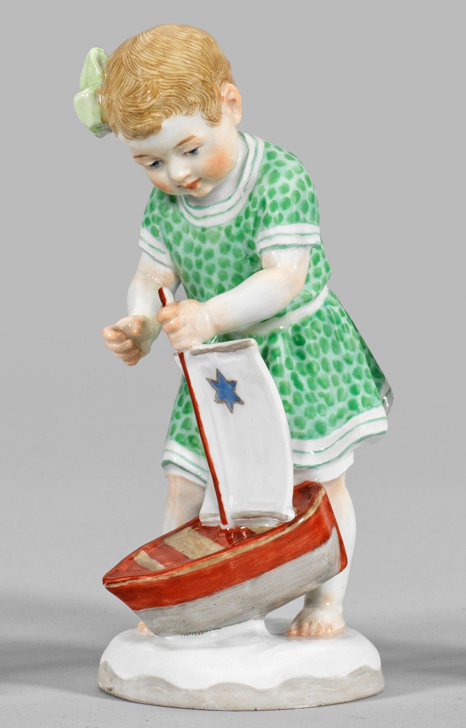 Seltene Jugendstil-Figur "Mädchen mit Segelboot" (1 of 1)