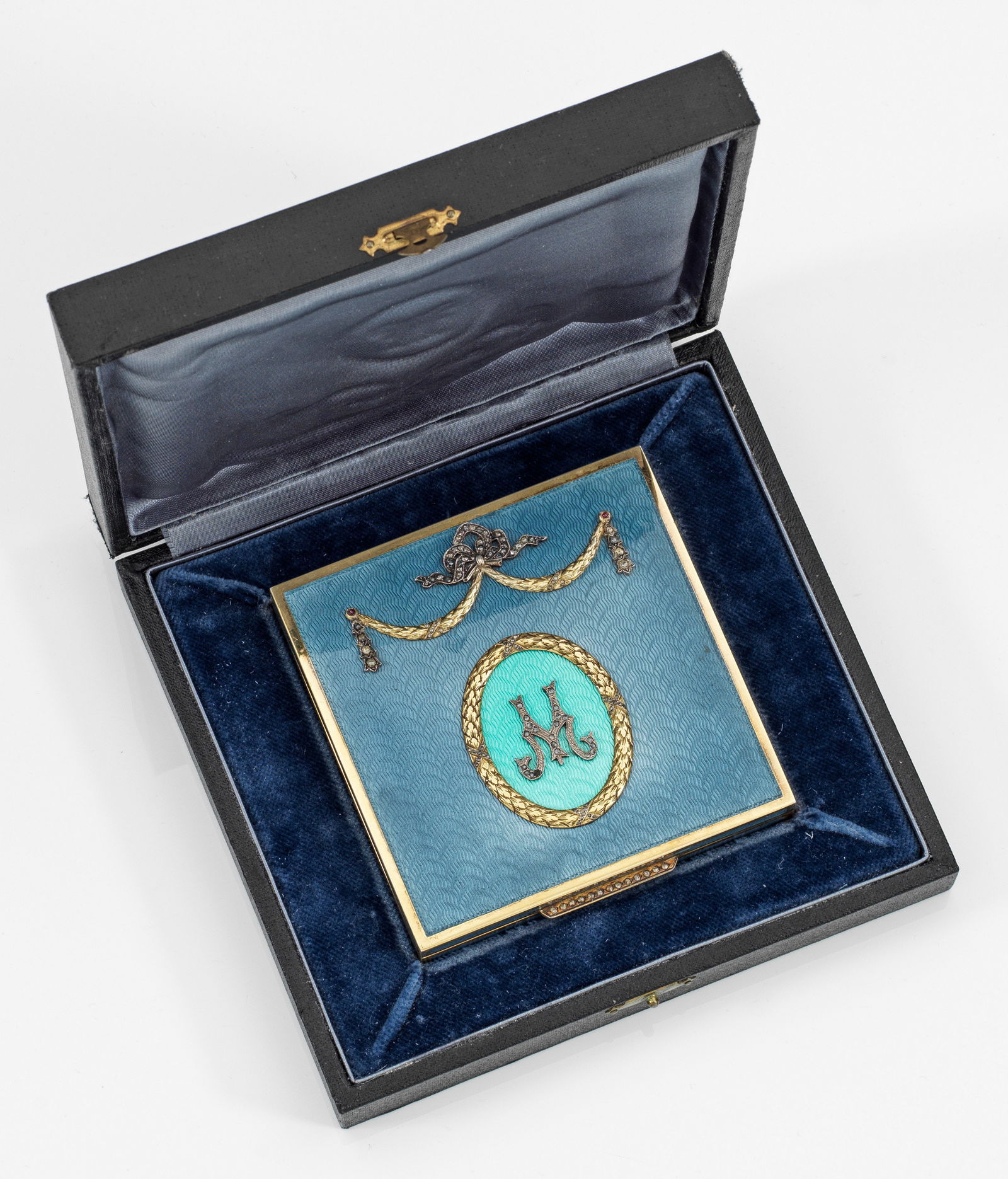 Dekorative Zierdose (1 of 1)