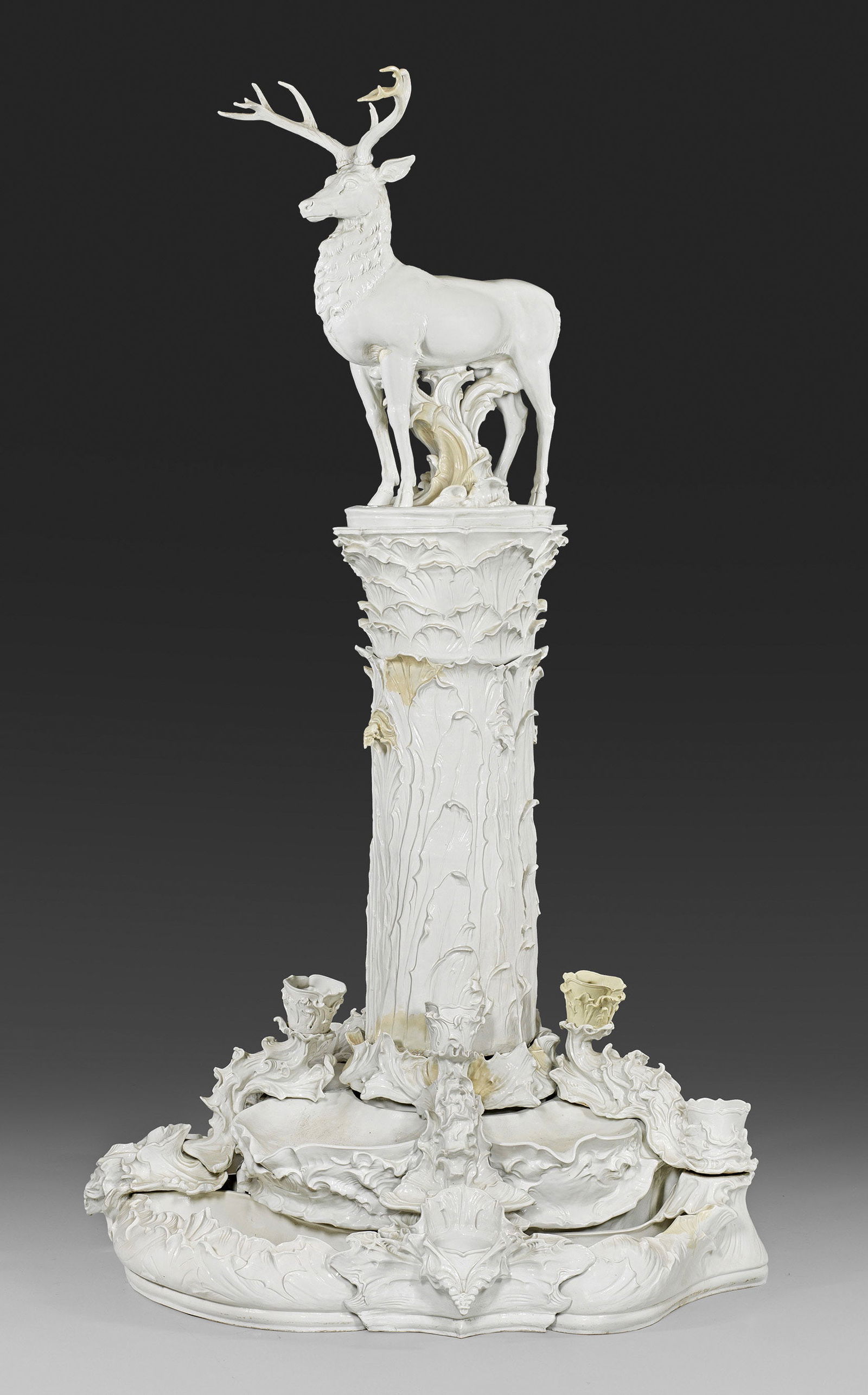 Einzigartiger, monumentaler Hirschbrunnen für das (1 of 2)