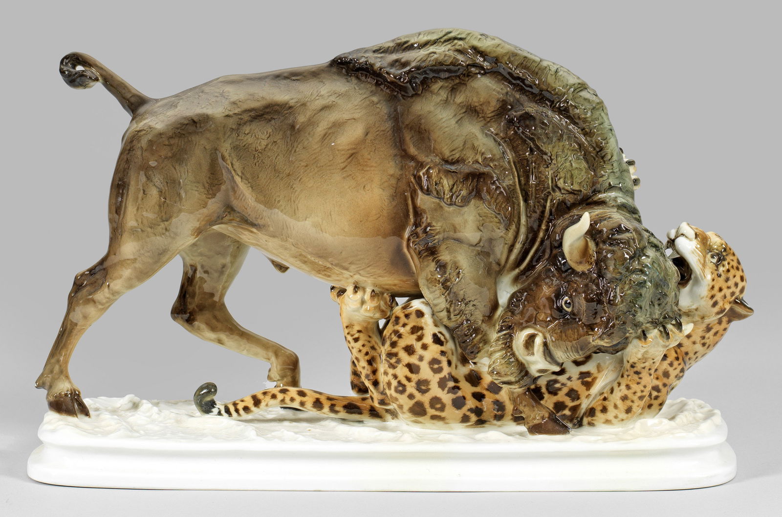 Tiergruppe "Leopard und Bison im Kampf" (1 of 1)