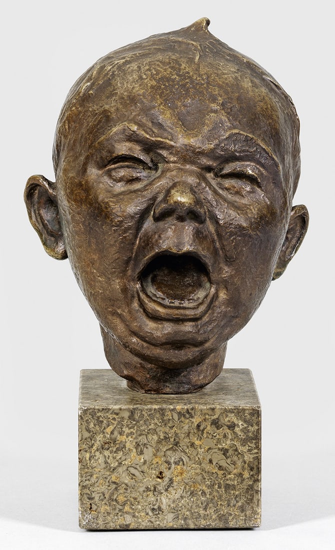 Gerhard Schliepstein: (1886 Braunschweig - 1963 Berlin) Kinderkopf "Schreiender Felix". Originaltitel Bronze, braun patiniert, 1961. Sign.; Gießerstempel "W. FÜSSEL BERLIN". Muschelkalksteinsockel. Ges.-H. 24,5 c