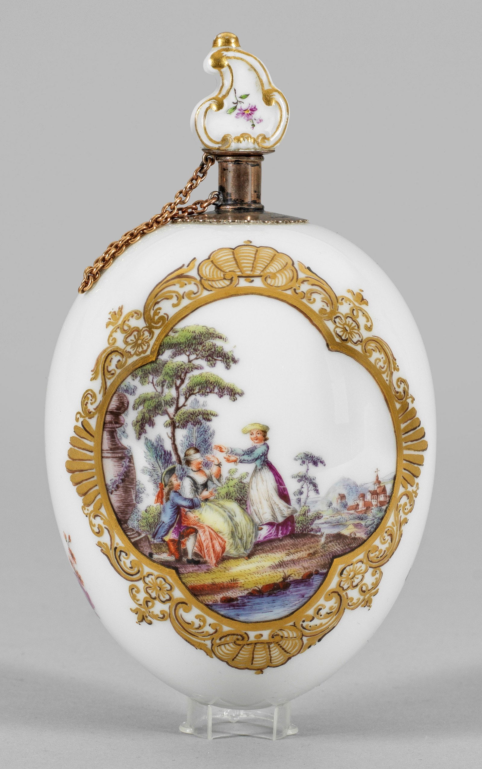 Großer Flakon in Ei-Form mit Watteauszenen (1 of 2)