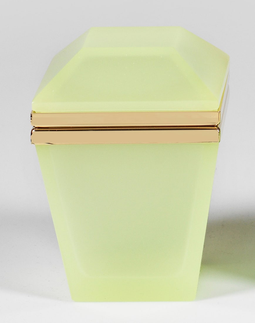 Art Déco-Zierdose in Diamantform (1 of 1)