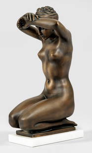 Arno Breker: (1900 Elberfeld - 1991 Düsseldorf) "Sinnende". Originaltitel Bronze, dunkelbraun patiniert, 1980. Sign. u. dat.; Gießerstempel "VENTURI ARTE", Bologna. Nr. 86 von 999 Exemplaren. Marmorsockel. Bronz