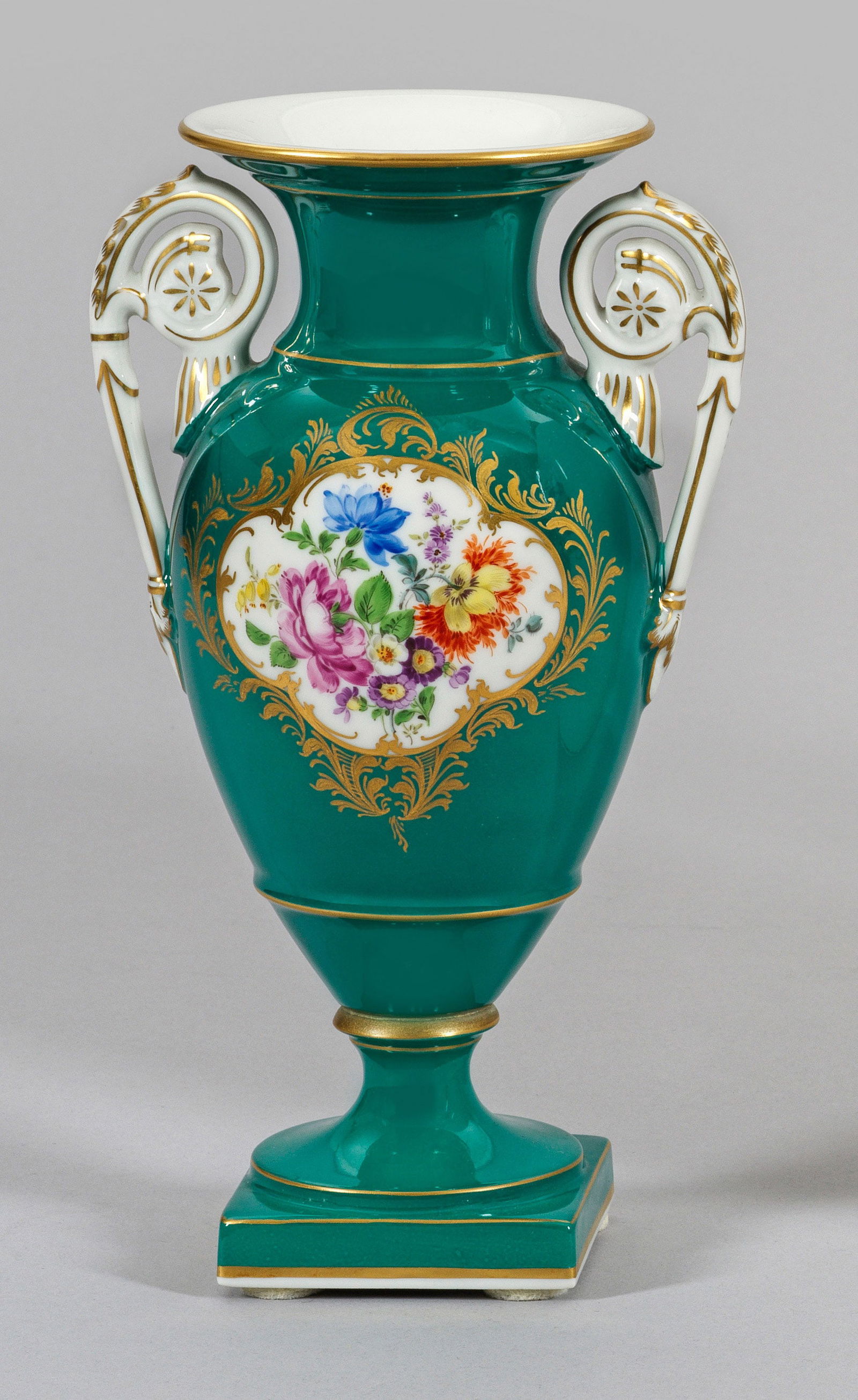 Amphorenvase mit Blumendekor (1 of 1)