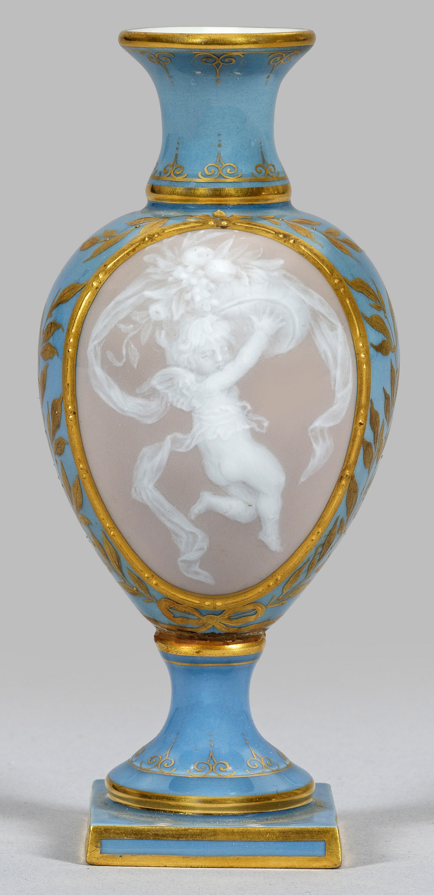 Kleine Meissen Balustervase mit Pâte-sur-pâte-Malerei (1 of 1)