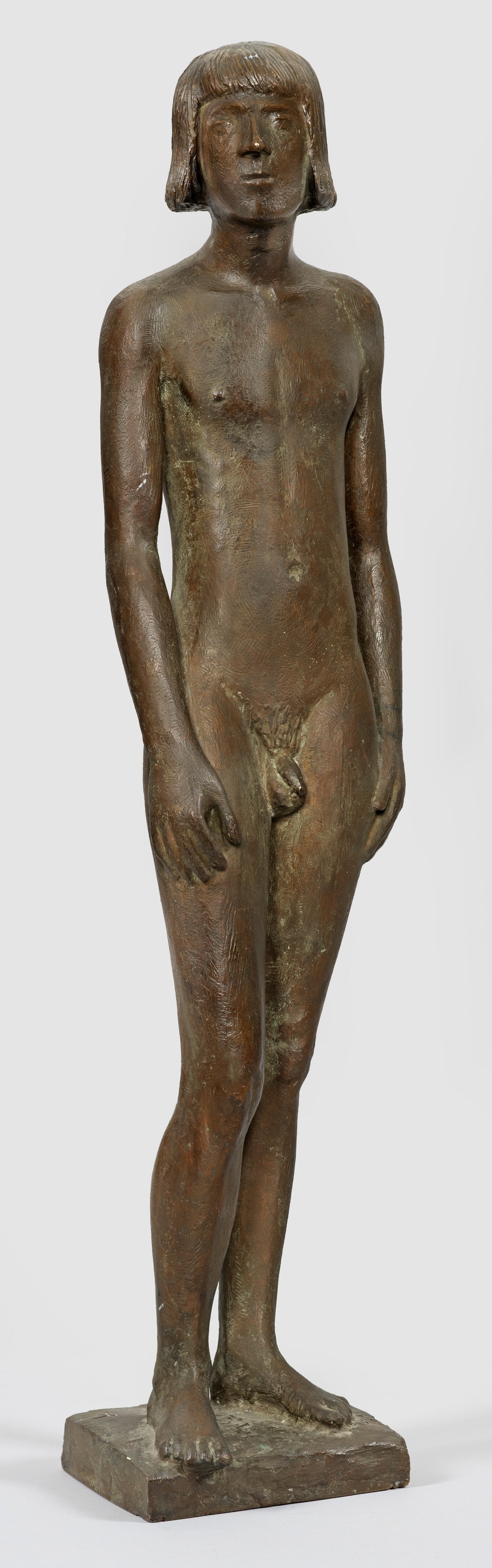 Gerhard Marcks: (1889 Berlin - 1981 Burgbrohl/Eifel) "Stehender Raimund". Originaltitel Bronze, dunkelbraun patiniert, 1973. Sign. (Künstlersignet "Phönix"), nummeriert 2/10; Gießerstempel "GUSS BARTH. RINTELN". P