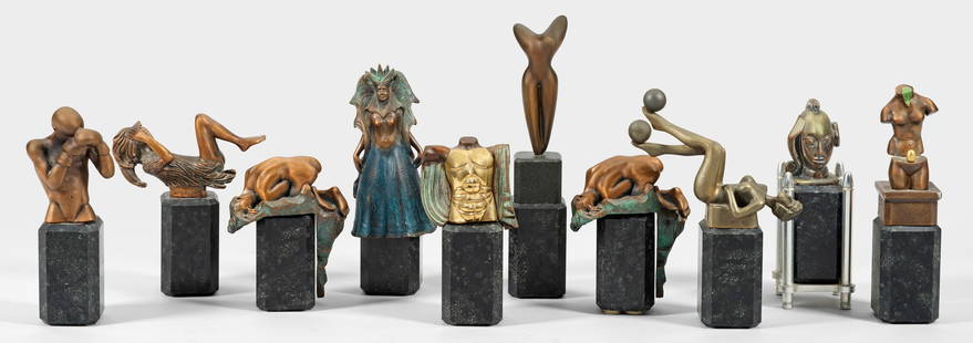 Zehn limitierte Künstler-Flakonverschlüsse "Les Beaux Arts": Bronze, patiniert, teilw. versilbert/vergoldet. "Eros" von Miguel Berrocal, "Diana" von Paul Wunderlich, "Space Venus" nach Salvador Dalí, "Clinch" von Bruno Bruni, Mozarts "Papageneo" und die "Köni