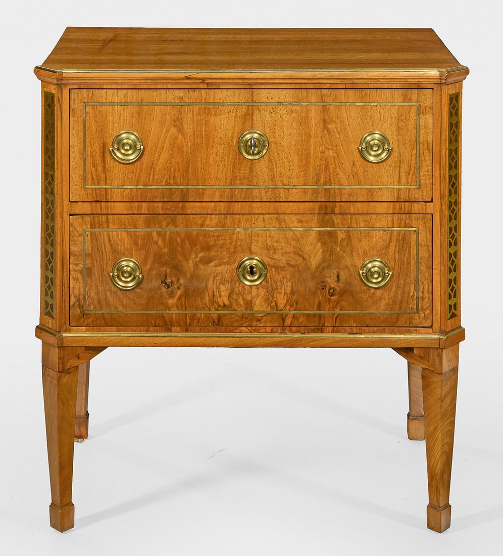 Empire-Pfeilerkommode in der Art von Heinrich Gambs (1 of 1)