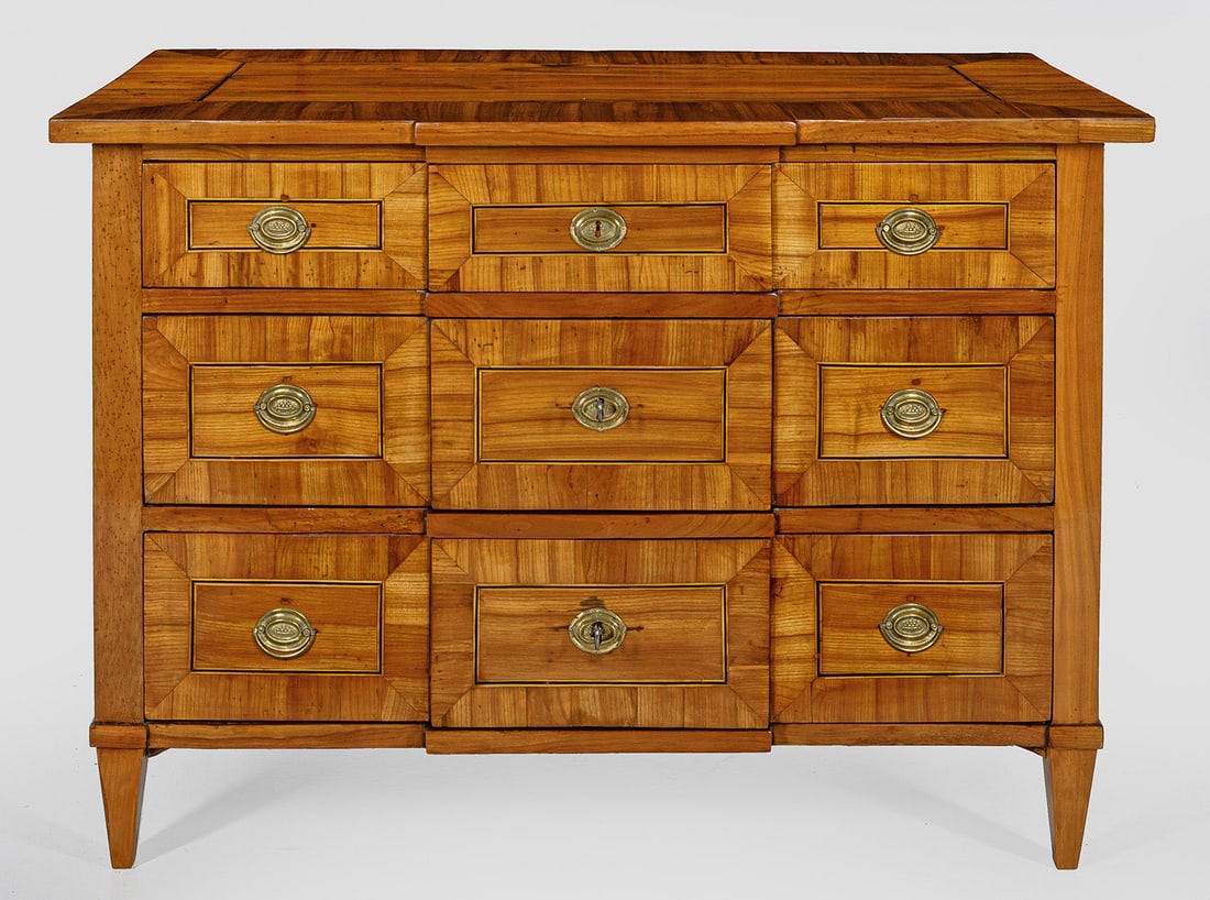 Louis XVI-Kommode (1 of 1)